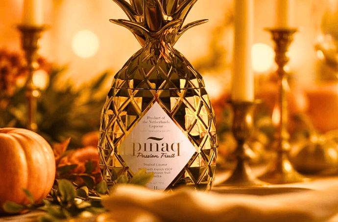 PINAQ GOLD LIQUEUR 1L ZBLIŻENIE